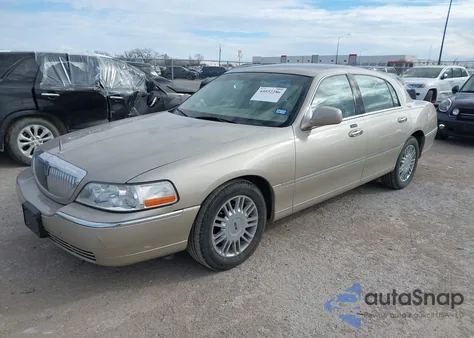 2008 Lincoln Town Car Signature Limited из США, поврежденный, VIN 2LNHM82V28X634207